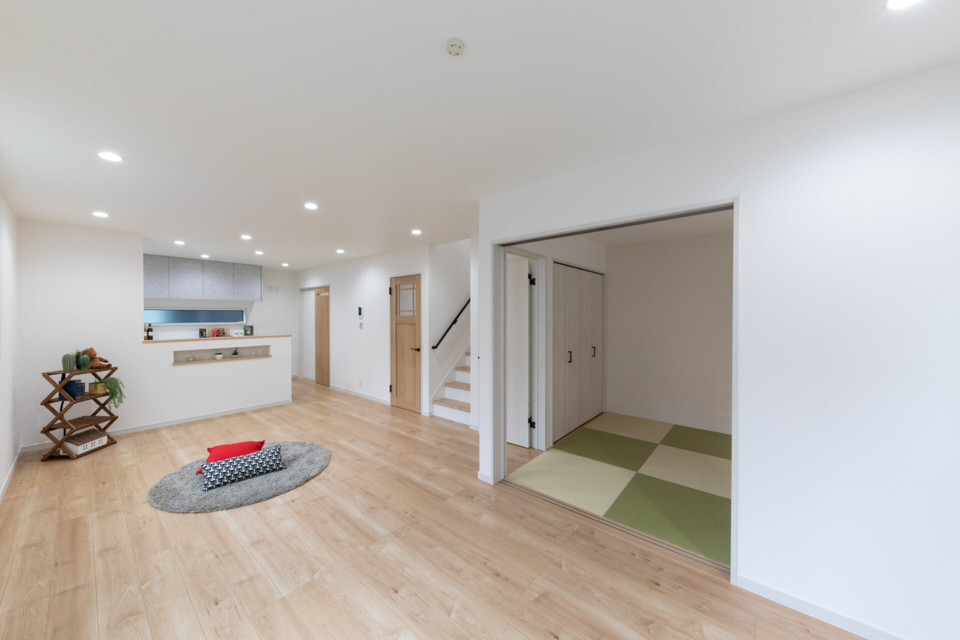 随所にある使いやすい収納と二階には快適な書斎を兼ね備えたお洒落なお家