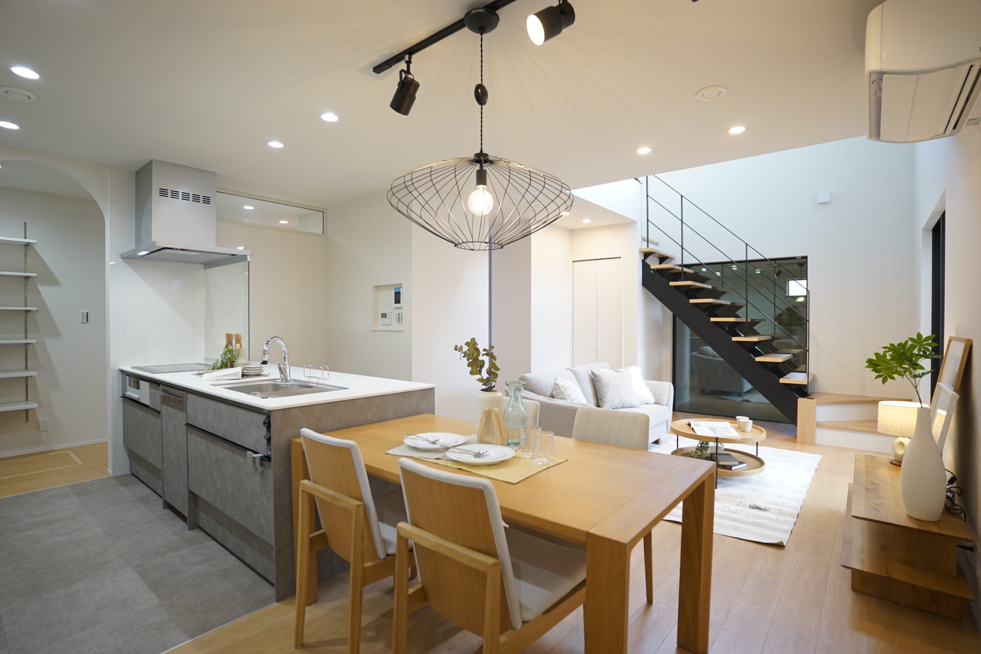 車好き必見！ガレージ×家事ラクの高性能住宅