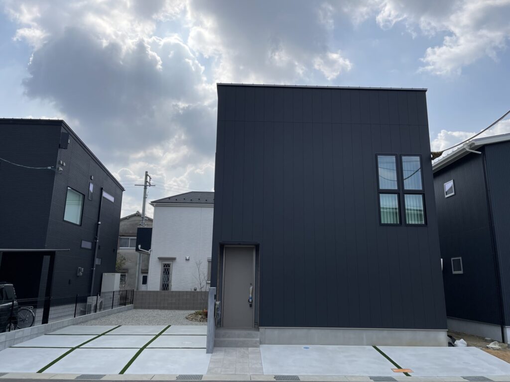 シンプルだけど無駄のないデザインと、自然素材を多く取り入れたお家